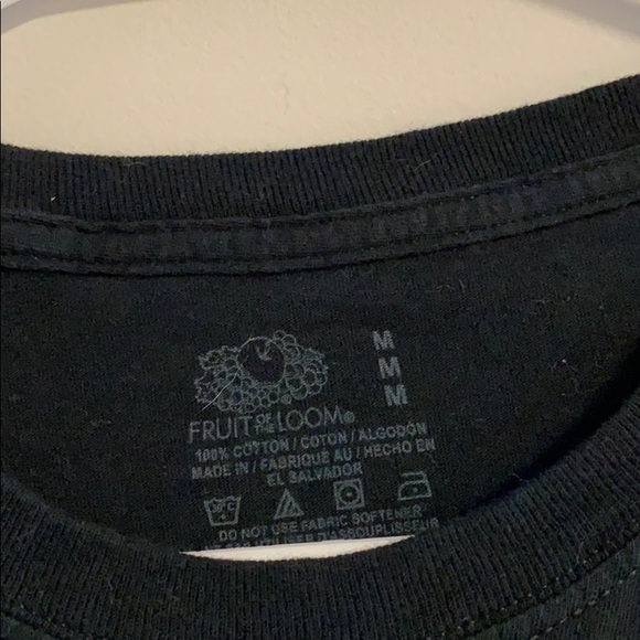 Fruit of the Loom Men’s (2) Shirts Size Medium - Picture 6 of 7